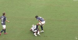 お咎めなし…？日本代表DFが空中戦で競り合い→相手の太ももを踏みつけて「やりやがったな」「これは避けられない」ファンの意見が真っ二つ
