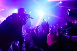 一夜限りの特別イベント“MOGURA NIGHT”を開催！ 般若“伊弉諾”、G-k.i.d“OG-T”、Jin Dogg“火薬”、Mummy-D“カタビラ”登場で、熱気満ちる！ ドラマオリジナル楽曲「MOGURA―裸足のままで―」をステージ初披露