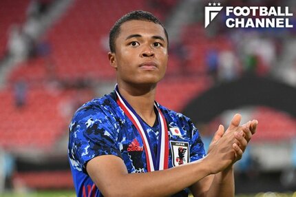 サッカー日本代表、藤田譲瑠チマは20年前の小野伸二と重なる。戦術眼と