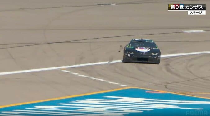 【写真・画像】「何やってんだよ」ピット内で衝突事故→大混乱で“珍ペナルティ” 無謀な発進に「あれは出しちゃったクルーが悪い」苦言も　1枚目