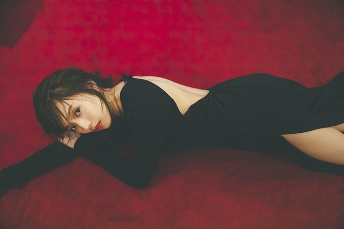 乃木坂46 新内眞衣、集大成写真集は「9年間、乃木坂の活動を続けてきたからこその仕上がり」卒業前の赤裸々な心境も 8枚目