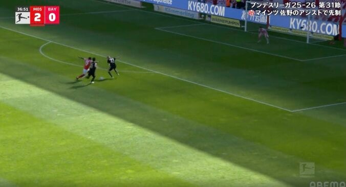 「上手すぎん？」伊藤洋輝、思わず二度見の“神ディフェンス”炸裂「すげえええ」「冷静すぎる」相手も攻撃を潰す→“衝撃のワンタッチ” 2枚目