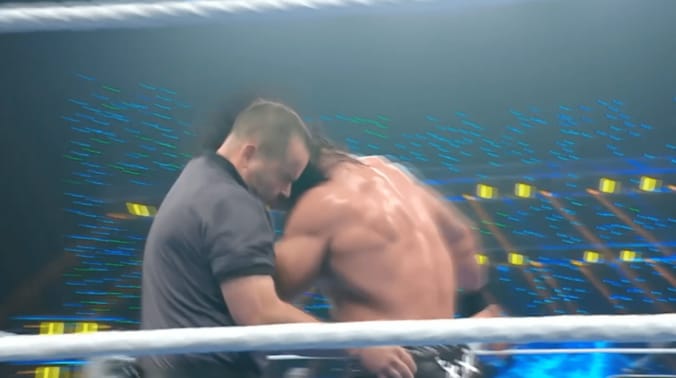 【映像】審判を八つ当たりKO→王者に悲劇が