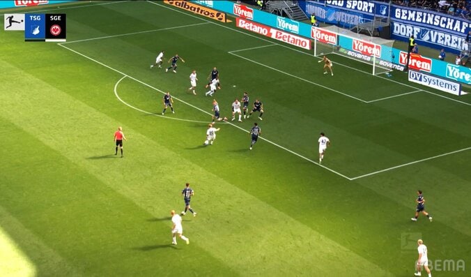 衝撃！ 堂安律の“神業ショット”が「ゴラッソ製造機か」「シュートうますぎ」黄金の左足で移籍後ブンデスリーガ初得点 2枚目