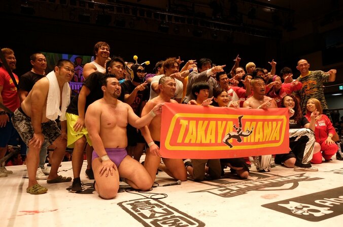 小橋建太が鈴木みのるに逆水平チョップ！　水と油の鈴木＆丸藤が再会…『TAKAYAMANIA』が起こした数々の奇跡 3枚目