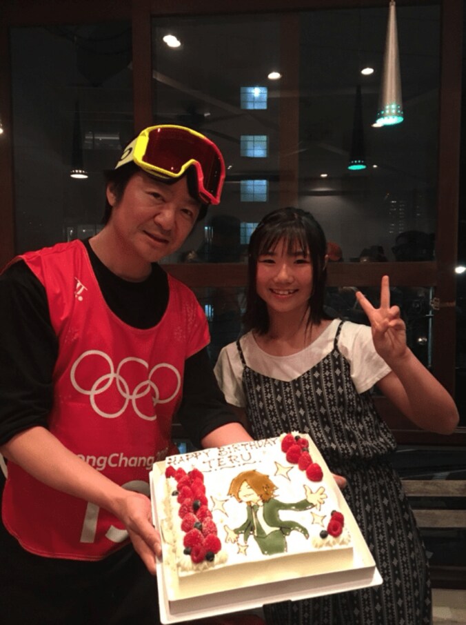 スノボ・岩渕麗楽、GLAY・TERUの誕生日パーティーに参加し2ショット 1枚目