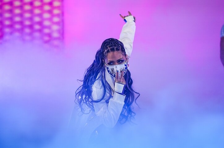 【画像】すっぴんトレーニングウェア姿で“集結”貴重な一枚