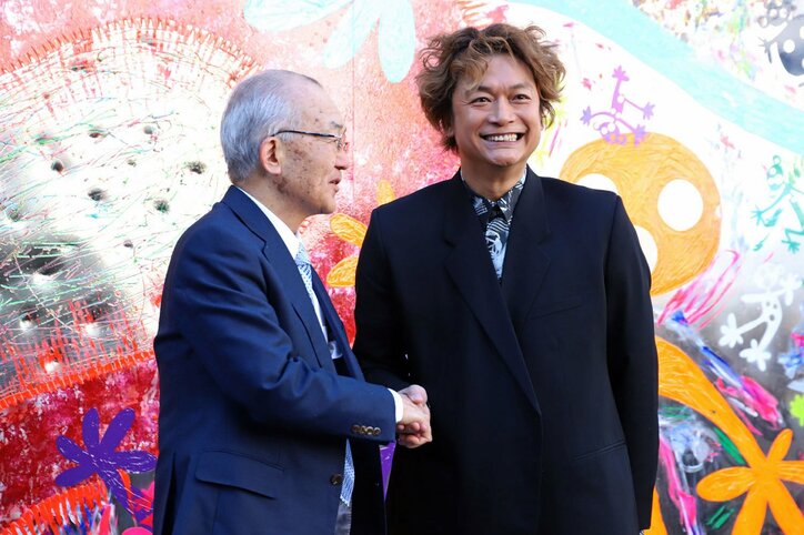 香取慎吾、青学大キャンパス壁に巨大壁画を制作「倉庫を借りてクリスマスもそこで過ごしました」