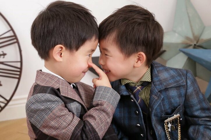 2700ツネの妻 双子の息子達の育児に苦悩 比べてはいけないけど 話題 Abema Times