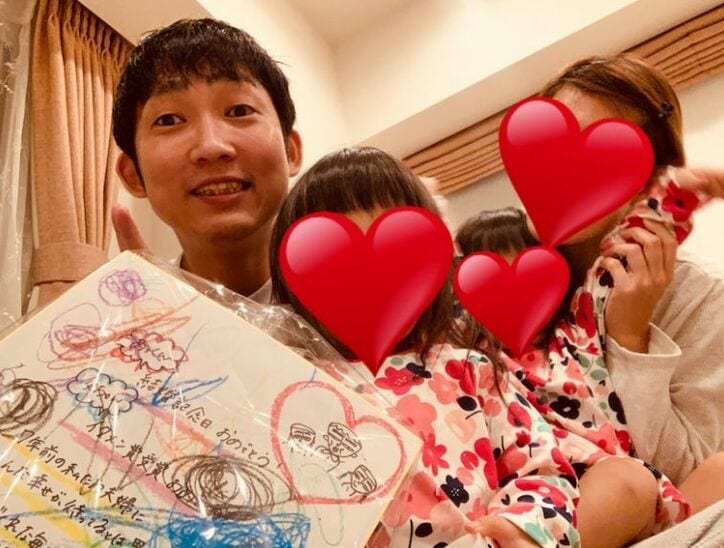 ノンスタ石田、妻と娘達からの受賞＆結婚祝いに感激「父ちゃんご機嫌」