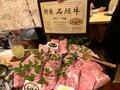  ハイヒール・モモコ、久々に訪れた沖縄県で会員制の店へ「肉まみれでした」 