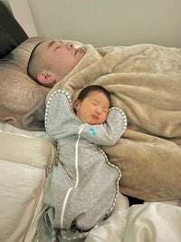 内山琴『同じ顔で寝てる!』