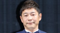 前澤友作氏(48) 都内の街並みを一望できる新居公開 約100畳のリビングに約5億円のソファセット