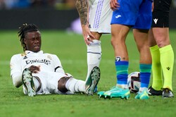 レアル指揮官は前向きも…負傷のカマヴィンガ、CLマンC戦出場へ黄信号