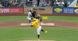 怖すぎる…！ 最強右腕スキーンズに“打者が異変”「絶望」「なんだこれ」剛速球がズドン… 手も足も出ない“見逃し三振”