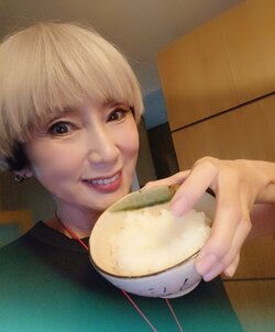 秋野暢子、“冷蔵庫掃除メニュー”を公開「朝からガッツリ」