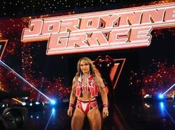 「顔と身体があってない」「男子より肩幅が」異端すぎる“アメリカ版・才木玲佳”女子レスラーの驚愕ボディが話題に