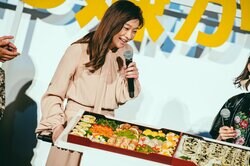 篠原涼子、『今日も嫌がらせ弁当』原作者の手作り弁当に感動「すごーい！唐揚げおいしそう！」