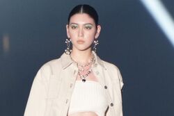 “奇跡の9頭身”三吉彩花、『TGC熊本』出演に喜び爆発「うれしいです！」圧巻スタイルで会場を魅了