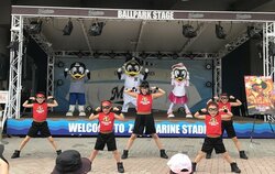 「インクレディブル・デー」が開幕！　真夏の千葉ロッテ戦を熱くする“インクレ・ヒーロー・ダンス”ショー開催