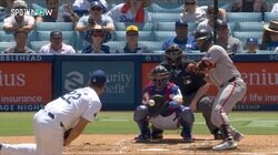 これが299日ぶりの球なのか！ カーショーの“お化けカーブ”がエグすぎる 衝撃の落差「167.6センチ」に打者呆然