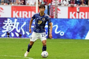 「こんな武器隠し持ってたのか!」シュトゥットガルトDF伊藤洋輝の「ブレ球FK」に脚光! 日本代表でもキッカーに名乗りを挙げるか