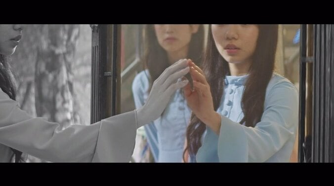 けやき坂46、カラフルな衣装で新曲「それでも歩いてる」MVを美しく彩る 5枚目
