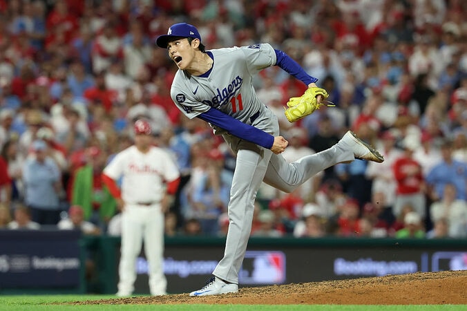 【写真・画像】なんで…！？ 佐々木朗希の初球で“異変”「ヤバいな」「ドン引きやん」 相手打者が動けなくなる「いきなり速すぎるw」　1枚目