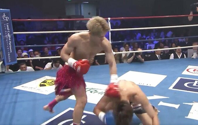「空手えぐい」衝撃KOに騒然 「身体が痺れてる」魔裟斗も驚愕のダメージ 劇的結末 4枚目