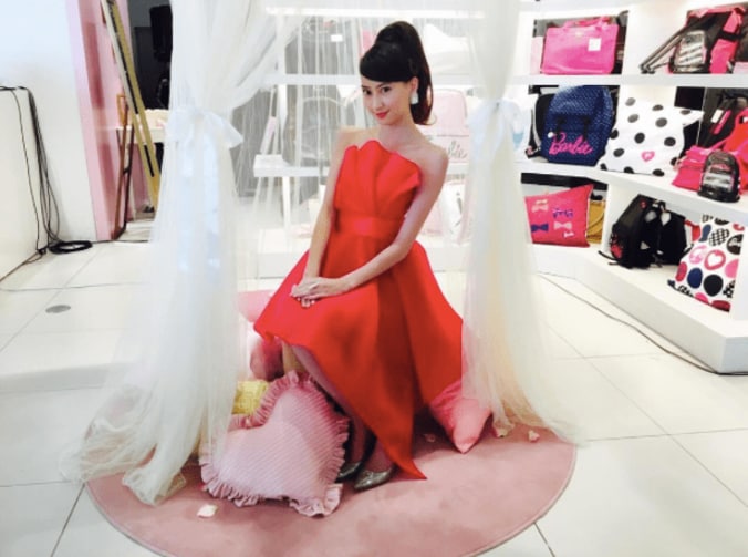 河北麻友子、リアルバービーに 「本当にお人形さんみたい」と話題 2枚目