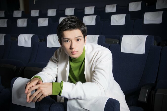 新田真剣佑、「ジョジョ」オフも億泰として過ごす「地元のちょっと怖い人みたいになっていました」 8枚目