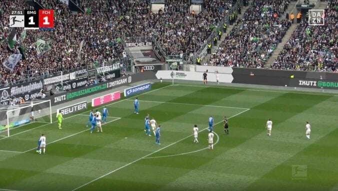 「エグすぎん？」町野修斗、美しすぎる“超ロングスロー”炸裂「飛びすぎやろ」「すげえな」相手DFが混乱→驚異のボール軌道…スタジアム騒然 2枚目