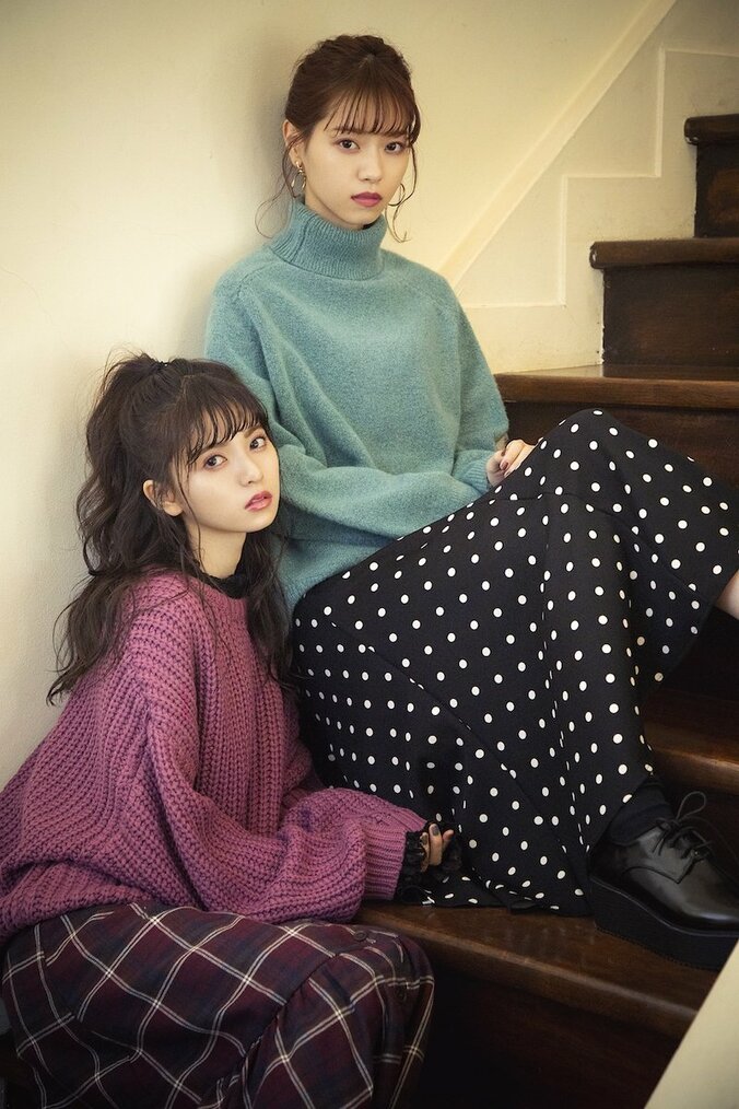 西野七瀬＆齋藤飛鳥がモテニットを着こなす　『GRL』2018年冬のイメージビジュアル更新 2枚目