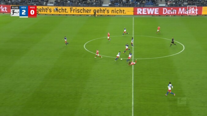 「ひどい判定」佐野海舟の失点関与が物議…「ファウルないの？」激しい体当たりがノーホイッスルでファン疑問視 3枚目