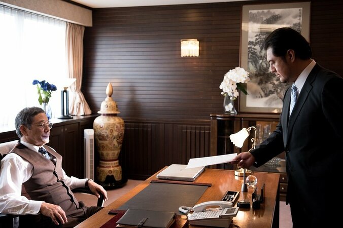 『ハゲタカ』最終回にナレーション・小手伸也がサプライズ出演「正直『出たい！』と思っていた」 3枚目