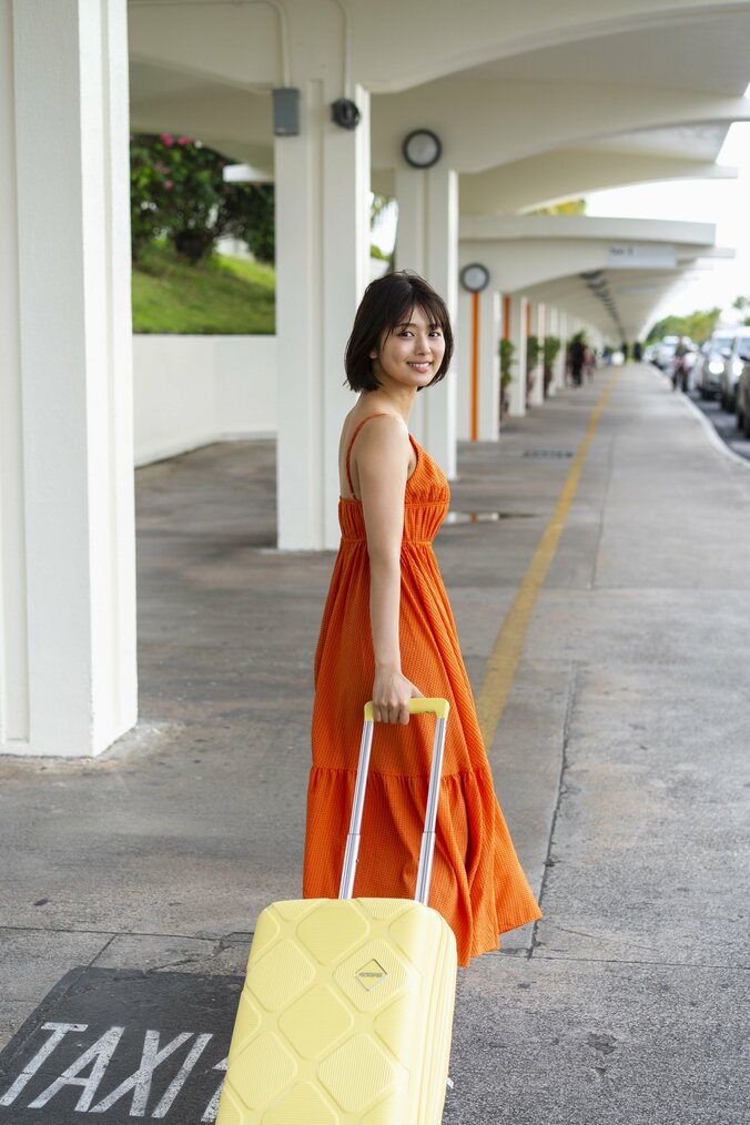 元SKE48・北野瑠華、初主演ドラマ『グラぱらっ！』とのコラボ写真集が刊行決定 漫画家・桂あいり氏の新作ストーリーをもとに撮り下ろし 5枚目