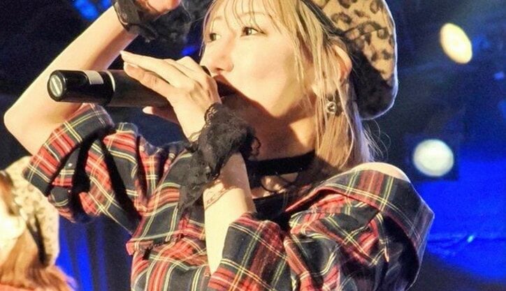 【写真・画像】「地下最年長アイドル」年齢不詳美女の年齢に衝撃「ライブ中に酸素ボンベの差し入れも」　1枚目