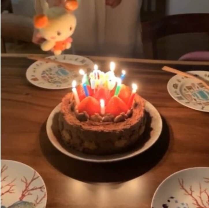 PINKY、夫・窪塚洋介の誕生日を手作り料理で祝福「今年も家族団欒」