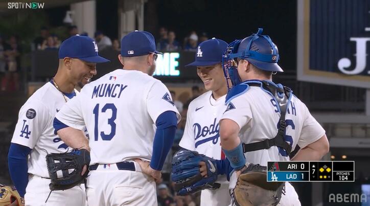 【写真・画像】頼んだぞ！山本由伸、ピンチの場面で“胸アツ光景”「泣けるやつ」「良い雰囲気」チームメイトとのやり取りにファン感動