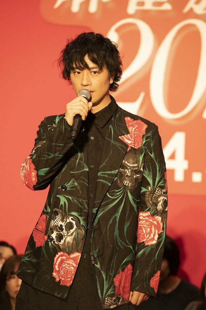 『麻雀放浪記2020』白石和彌監督、涙を滲ませ「これから薬物乱用防止を啓発するような活動を」