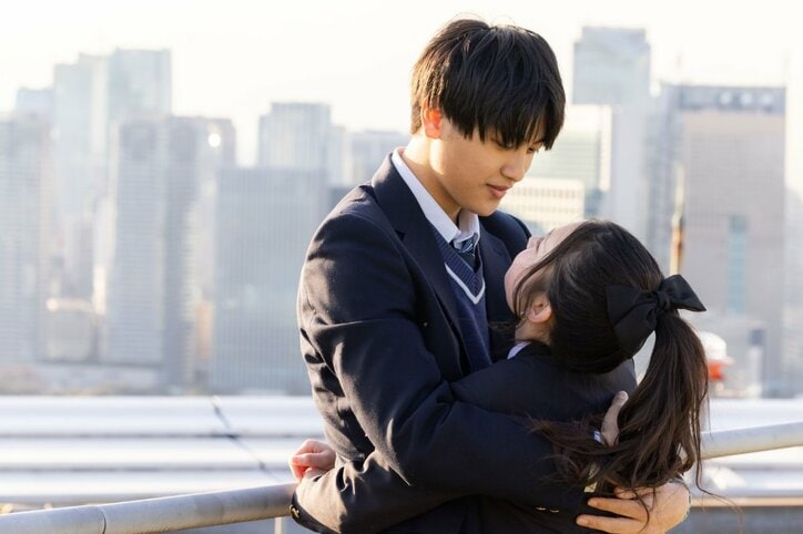 ぎゅっと抱きしめ、まさかキス！？身長差カップル・たすく＆えみりのイチャイチャにゆいPら大興奮『恋ステ 2023春～Sweet Orange Memory～』