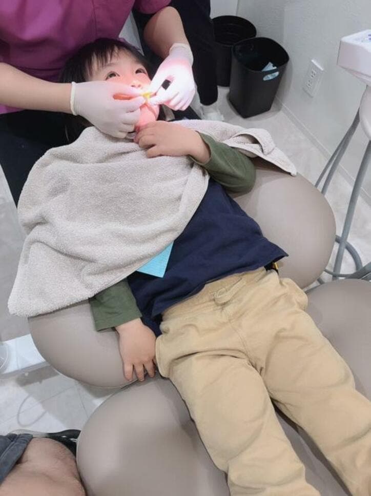  川崎希、息子の歯を見て驚き歯科医院へ「前歯がぐらぐらしてちょっと痛いみたい」 