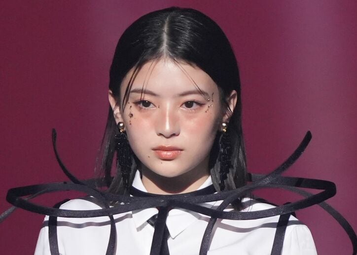 【写真・画像】「美しすぎて息とまる」「脚ほっそ！」“Z世代から圧倒的支持”出口夏希、オープニングでの凛々しい圧巻ランウェイに大歓声！　1枚目