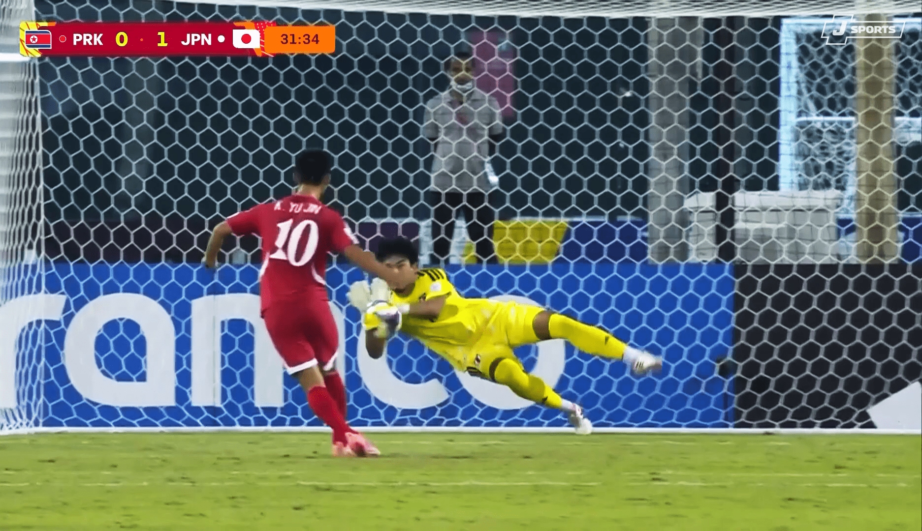 シュートを完璧に読み切った村松