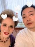  デヴィ夫人、宮迫博之との“カップル撮影”の様子を公開「可愛いものから面白いものまで」 
