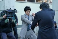 小栗旬×西島秀俊「CRISIS」『第４話の高速バトルシーン撮影中ショット！』