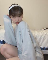 「いい夢見れそう…」「お顔大天才」堀未央奈、就寝前の“舌ペロショット”にファン興奮