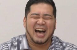 たいめいけん茂手木シェフ、“日焼けMAX”の写真に人気芸人らも大爆笑「おもろ」「どっちが顔？」「デミグラスひろし」