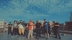 MPCプレイヤーKO-neyがDA PUMPへの楽曲提供を共にしたTAKUMA THE GREATとオリンピックでも話題のブレイキンな楽曲「DingDong」のMVを発表。