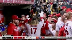 大谷翔平、1試合2発目の28号ソロは“兜＆エア撮影”のフルバージョン 1発目は二刀流大忙しで水原一平通訳にバトンタッチ